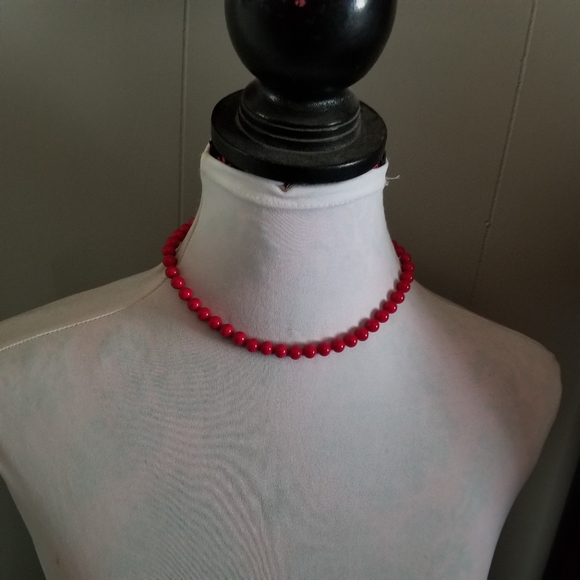 Relisted - Vintage Monet glass beads necklace red beaded strand choker - Picture 2 of 8